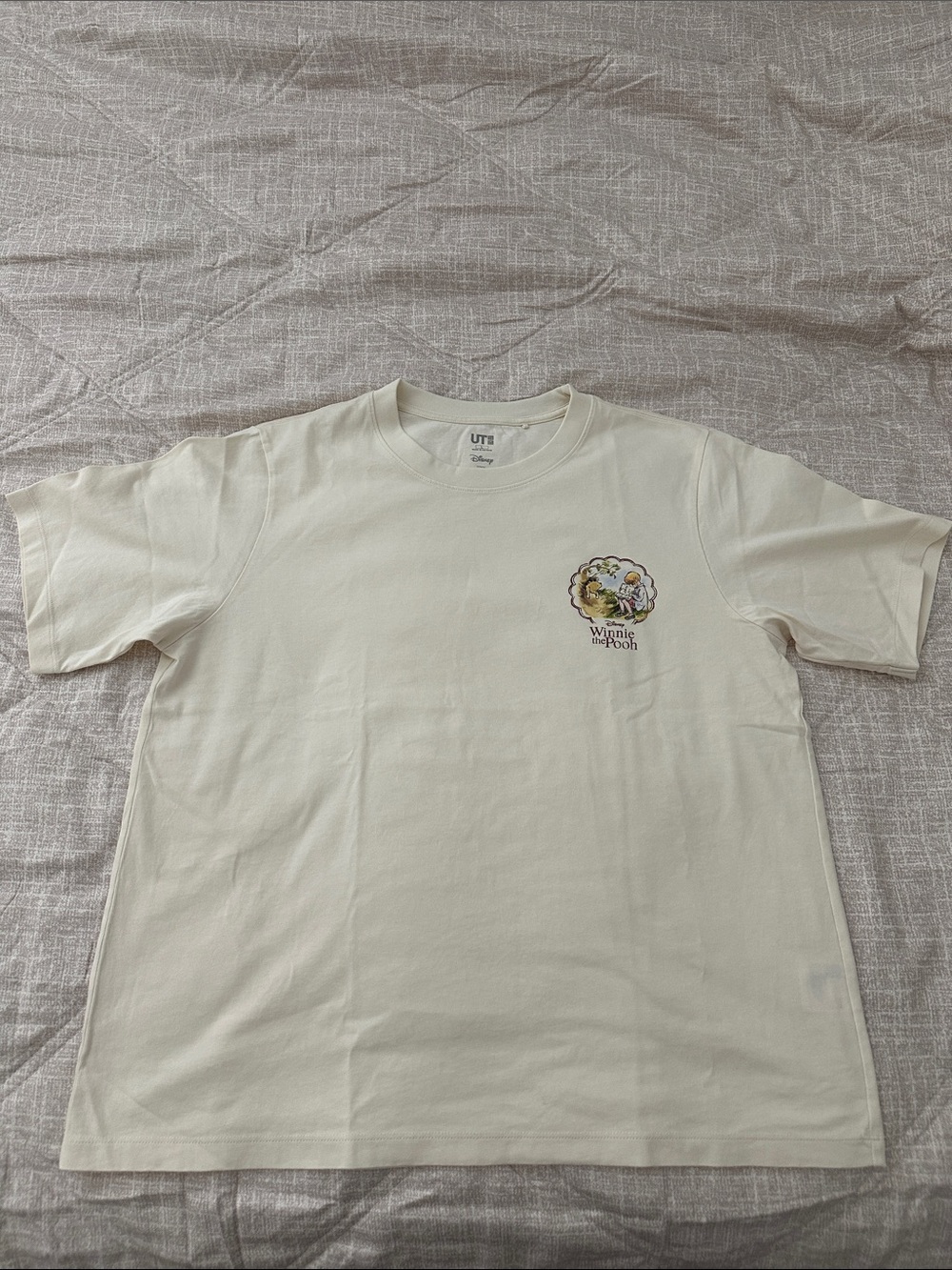 New Uniqlo UT Cream Winnie the Pooh Short Sleeve Graphic Tee
